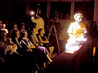 Лучась гостеприимством, светило поэтического авангарда Назар Гончар открывает львовский Форум. Фото Игоря Сида.